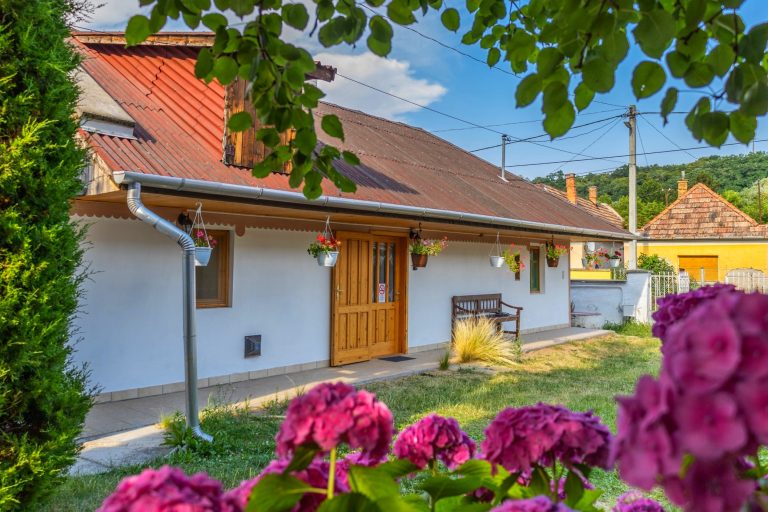 DORCI VENDÉGHÁZ⚲ Cserépfalu