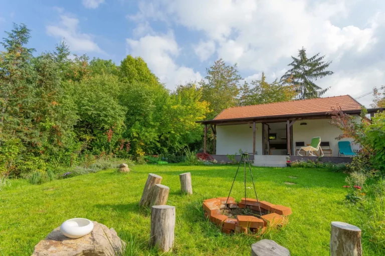 BÖRZSÖNY BOTANIC VENDÉGHÁZ⚲ Perőcsény