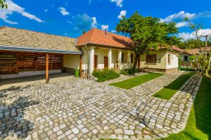 KÖRTEFA VENDÉGHÁZ<br><small>⚲ Alsópetény</small>