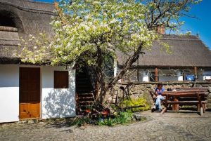 CSÁTÓ VENDÉGHÁZ<br><small>⚲ Tihany</small>